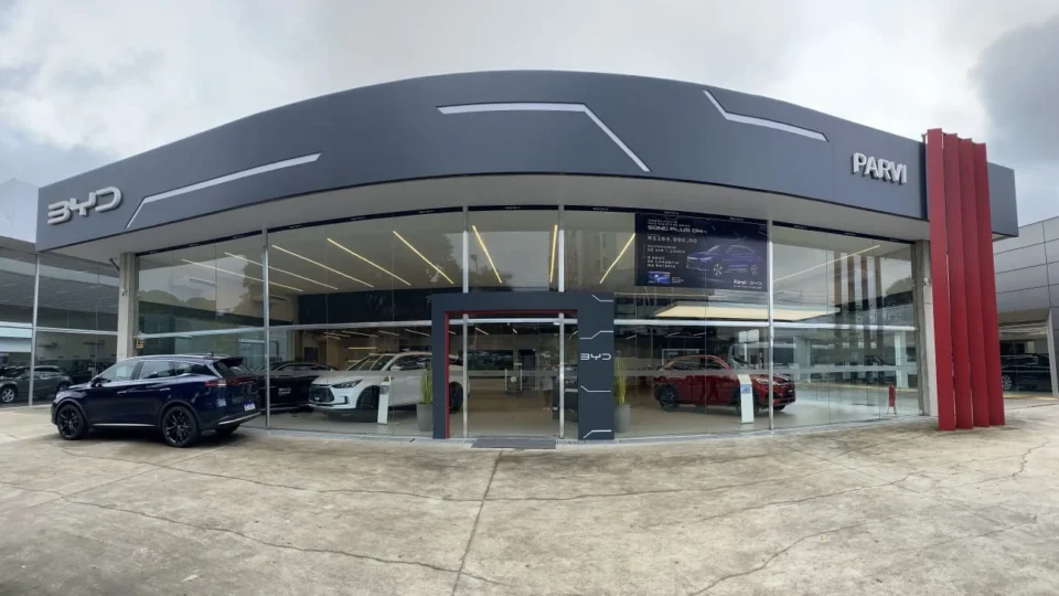 BYD Parvi recebe clientes de Manaus e apresenta novas instalações, ampliações, oferecendo melhor atendimento e operações na área de pós-venda