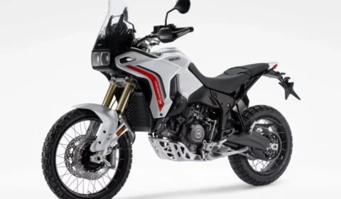 Ducati DesertX 2026 estreia novo motor V2 890 e eleva o nível do off-road premium