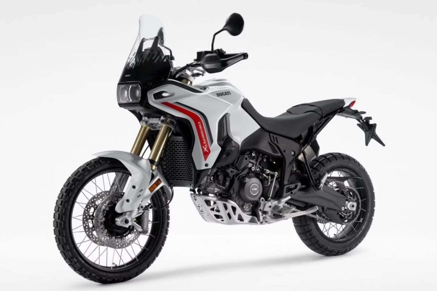 Ducati DesertX 2026 estreia novo motor V2 890 e eleva o nível do off-road premium