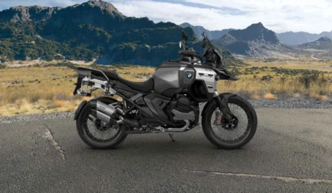 Nova BMW R 1300 GS Adventure ganha versão Triple Black com câmbio ASA e Kit Baixo no Brasil