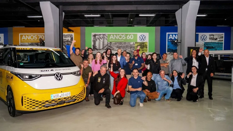 A prova definitiva da mobilidade elétrica: VW ID. Buzz completa um ano de volta ao mundo e chega ao Brasil
